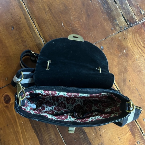 Emma Fox Black Crossbody Bag - Picture 7 of 9